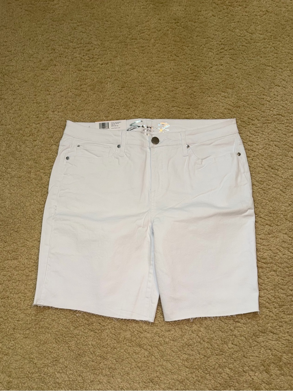 💘NWT Seven7 Sunset Bermuda Shorts💘